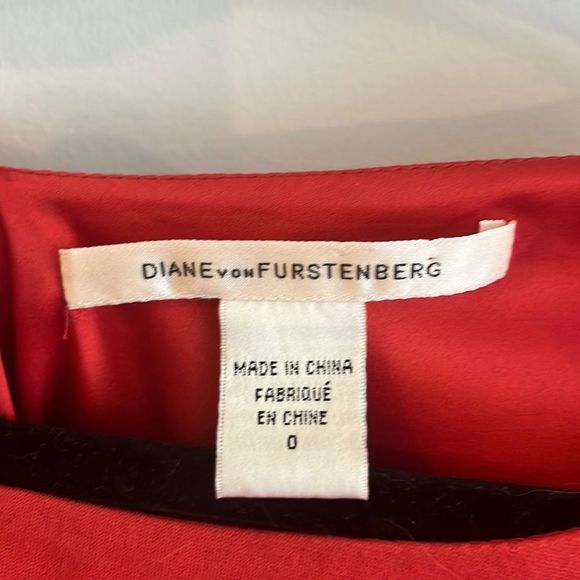 Sleek red dress from Diane von Furstenberg - Picture 6 of 9